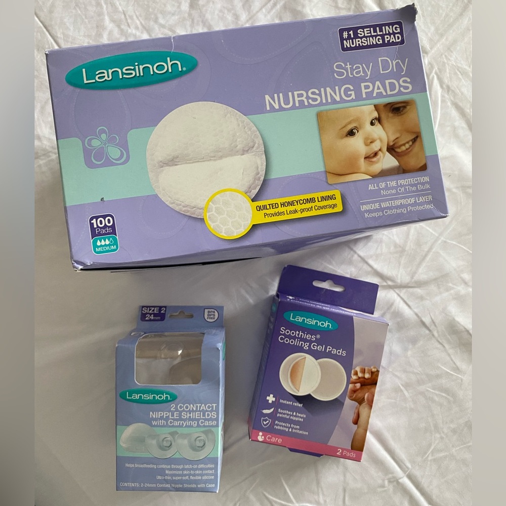 Lansinoh Set of Stay Dry Medium Nursing Pads Cooling Gel Pads 2 NIPPLE SHIELDS